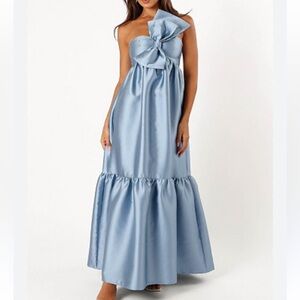 Petal & Pup Betina Bow One Shoulder Blue Gown